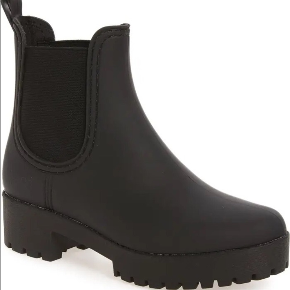 Cloudy Waterproof Chelsea Rain Boot. Color: Black Matte Black. Size: 6 - Picture 2 of 6